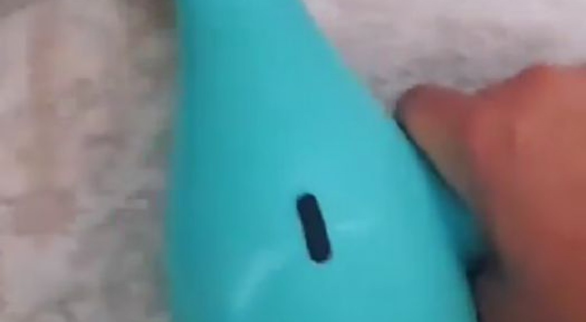 Clean under the bed quickly and easily CreativoMedia.co.uk