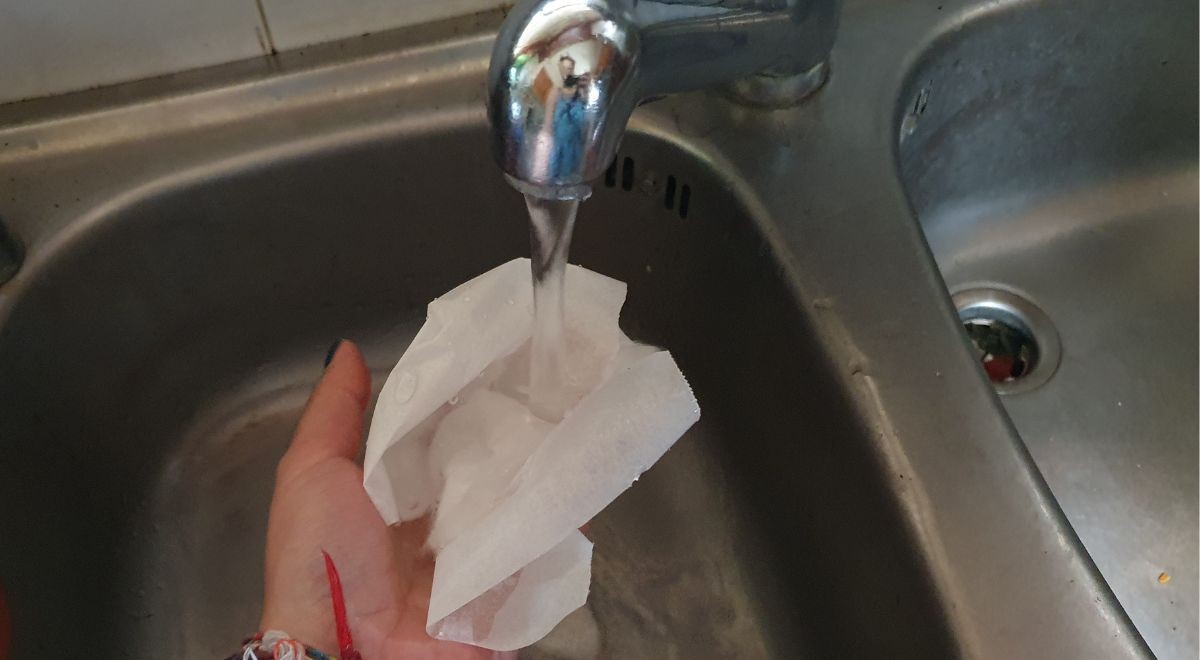 Top chefs wet their parchment paper to get great cooking results CreativoMedia.co.uk