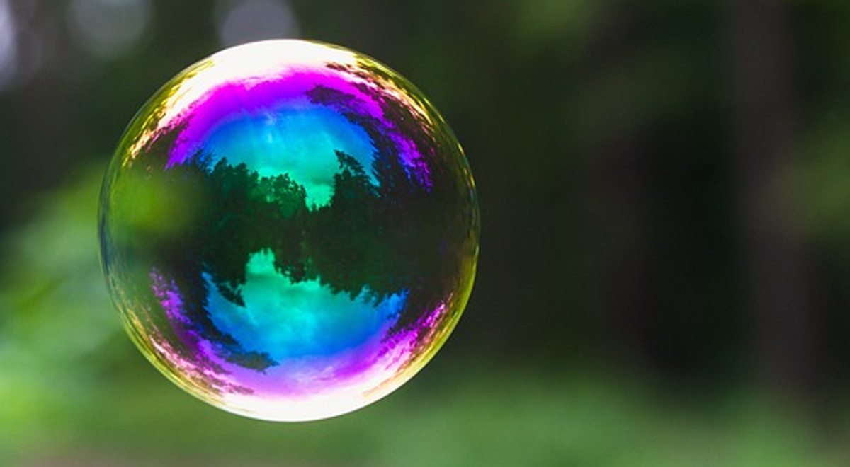 Pourquoi les bulles de savon sont-elles de couleur arc-en-ciel