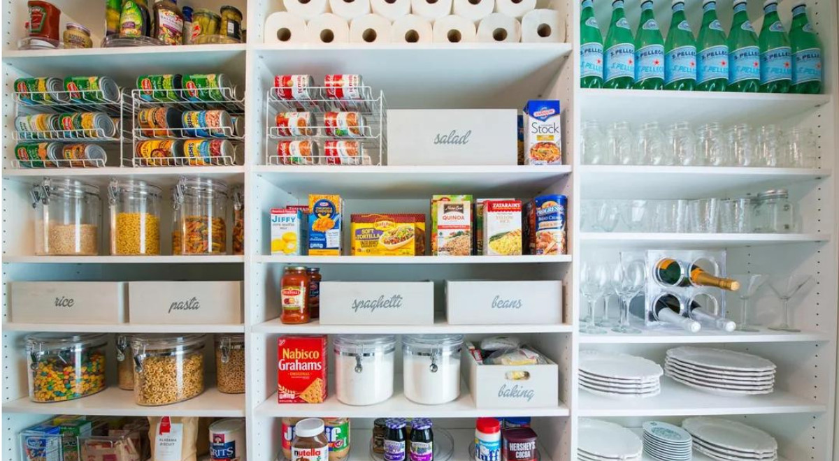 De juiste onderhoudsroutine om de voorraadkast altijd schoon en netjes