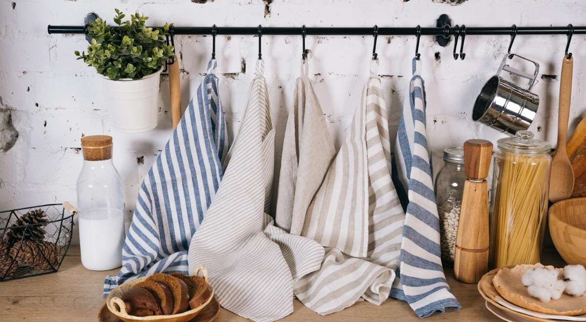 How to wash tea towels and tablecloths and keep them clean and fragrant