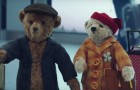 Due orsacchiotti in aeroporto: ecco lo spot per chi torna a casa a Natale