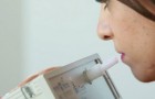 Un naso elettronico rivela le malattie odorando l'alito: ecco il test non invasivo che salverà milioni di vite
