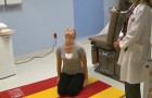 Questa dottoressa mostra una manovra fisica che permette alle vertigini di passare in pochi secondi