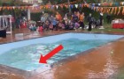 Arriva il terremoto durante il pic-nic: guardate cosa avviene alla piscina