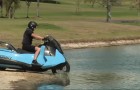 Vom Festland ins Wasser mit dem gleichen Fahrzeug: hier das Amphibienmotorrad, das ungebremsten Spaß garantiert