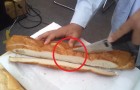 Hij snijdt een brood in sneetjes met een ultrasoon mes: de nauwkeurigheid van de sneetjes is bewonderenswaardig!