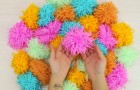 An easy Pompon rug you can make yourself!