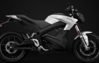 Un nouvelle moto électrique sur le marché: elle fait plus de 300 km en ville et se recharge en moins d'une heure.