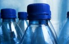 Secondo uno studio, l'acqua contenuta nelle bottigliette contiene livelli molto alti di microplastiche