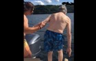 Ein 102-jähriger Urgroßvater springt ins Wasser, als sei er erst halb so alt