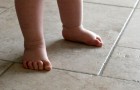 Experten empfehlen Kinder so lange wie möglich Barfuß laufen zu lassen: Und das ist der Grund
