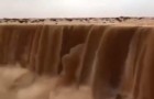 In Arabia Saudita le cascate sono di sabbia: un fenomeno tanto spettacolare quanto minaccioso