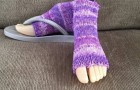 Die Socke, die mit Flip-Flops getragen werden kann, gibt es: die Lösung für diejenigen, die nicht am Ende des Sommers aufgeben.