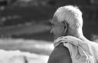 A parábola do idoso que responde a um jovem rude: uma maneira de refletir sobre o respeito e o relacionamento entre gerações