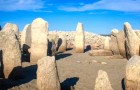 La siccità riporta alla luce un gruppo di antichi dolmen: potrebbe essere lo 