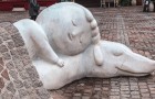 In Belgio c'è una statua che celebra il legame indissolubile che esiste tra cane e padrone