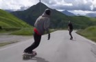 Deze skateboard afdaling in de Alpen laat je ademloos