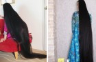 Da bambina le è stato vietato di tenere i capelli lunghi, ora non li taglia da 15 anni: si definisce la Rapunzel giapponese
