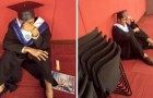 Il parvient à obtenir son diplôme mais ses parents ne se présentent pas : le garçon éclate en sanglots avant la cérémonie