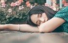 Una donna di 24 anni soffre di un raro disturbo del sonno: si addormenta quando ride