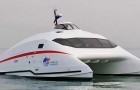 Dit super aerodynamische jacht kan met 100 km/u over water vliegen