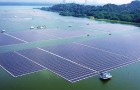 Singapore, apre uno dei parchi solari galleggianti più grandi al mondo: abbatterà le emissioni di CO2