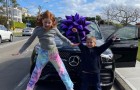 Mutter kauft Mercedes im Wert von Hunderttausenden von Euro für ihre 9 und 7 Jahre alten Kinder: 
