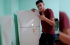 Un garçon déménage et célèbre son nouveau frigo sur Twitter : 