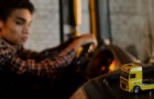 Piccoli camionisti crescono: una scuola insegna agli studenti a guidare i mezzi trasporto pesante