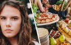 Iedereen moet veganistisch eten op de bruiloft van haar broer: de eis van een vrouw