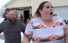 Un Papá Noel anónimo regala una camioneta y 10.000 dólares a una pareja con dificultades y con 12 hijos