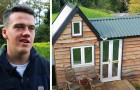 Op 17-jarige leeftijd bouwde hij zijn mini-huis met gerecyclede materialen: er ontbreekt niets van binnen