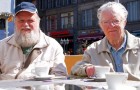 Männer, die 60 Jahre lang beste Freunde waren, finden heraus, dass sie Halbbrüder sind: eine unglaubliche Geschichte
