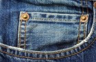 Es sieht nutzlos aus, ist es aber nicht: Wozu dient die kleine Tasche vorne an deiner Jeans?
