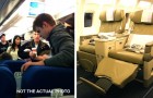 Passagier verhindert een moeder om de stoel achterover te leunen tijdens 7 uur durende vlucht: dit zorgt voor ophef