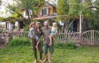 Gezin bouwt een off-grid huis: ze betalen geen rekeningen en besparen 50.000 euro per jaar