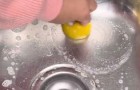 Lavello della cucina: puliscilo in modo ecologico ma efficace con il limone spremuto