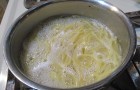Acqua di cottura della pasta: scopri perché non dovresti buttarla via