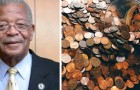 Han samlar 15 tankar fulla med mynt i 45 år och på banken får reda på att de är värda mer än 5 000 dollar