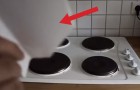 He throws a paper plane on cooking rings ... The reason? You will be amazed !!!