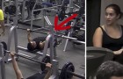 A paralympic athlete comes in the gym: when he starts training, they're all stunned !