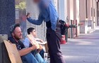 Treated badly by passers-by, this homeless man makes a gesture that will amaze you all