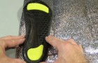 He cut out a reflective sun shade in the shape of a foot: here's the PERFECT trick against the cold