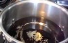 Snelle en simpele truc voor het reinigen van een aangekoekte pan!