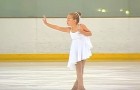 Quand vous verrez comment se déplace cette petite fille de 7 ans sur la glace, vous serez enchantés!