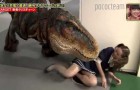 Un T-Rex vous attaque!