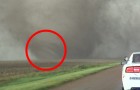 Ze filmen een tornado vaan heel dichtbij: de macht van deze tornado doet je huiveren!