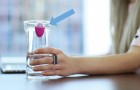 De meesten van ons drinken niet genoeg water: hier een eenvoudige maar ingenieuze oplossing