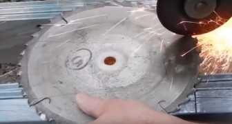 Inizia tagliando una lama: quello che ottiene è un oggetto artigianale PERFETTO